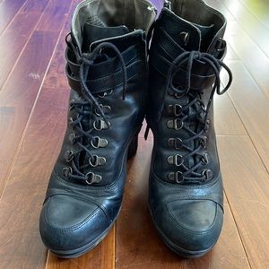 Kenneth Cole Women’s size 8.5M